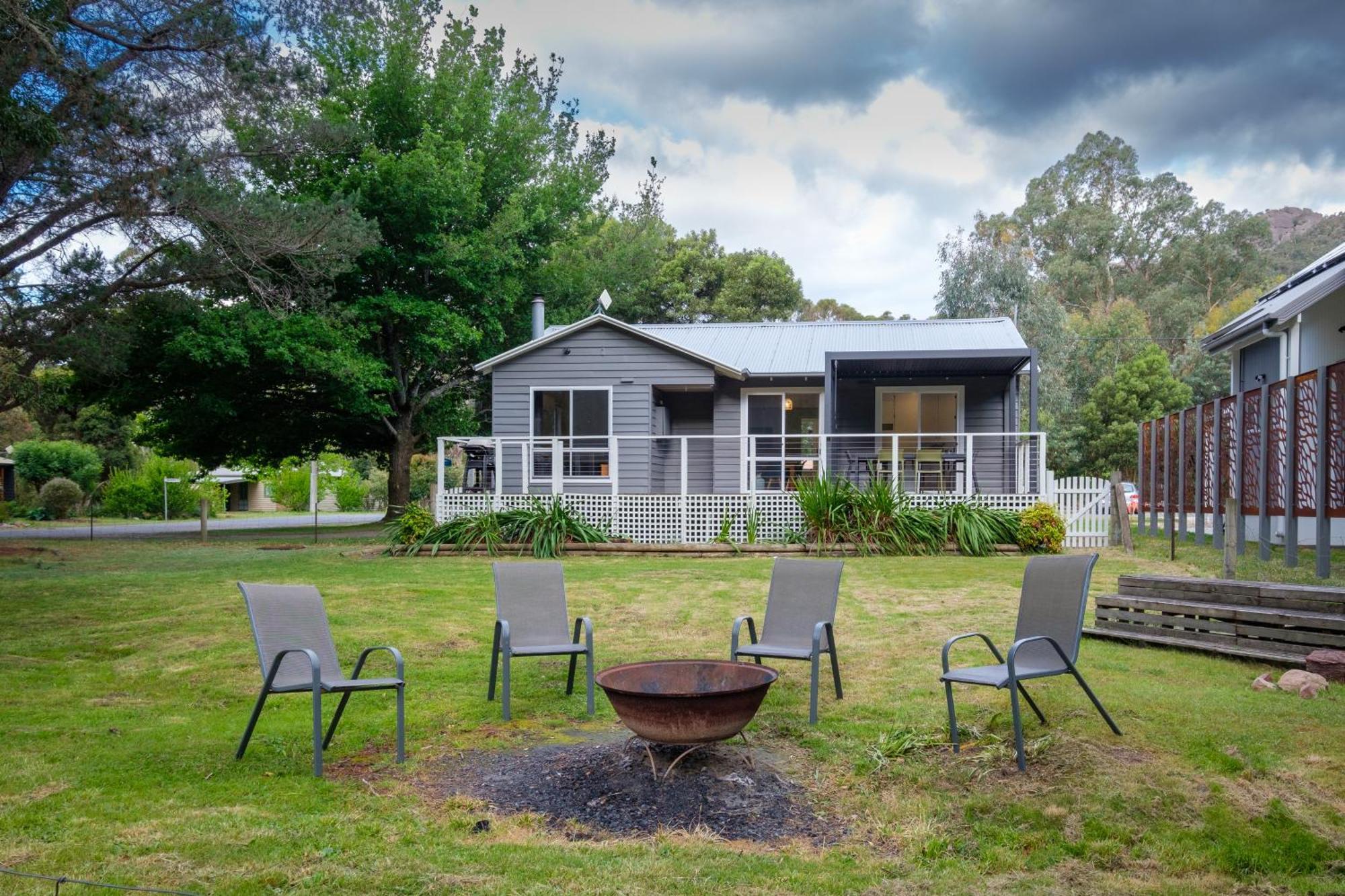 Serenity Halls Gap 2 Absolute Np Frontage Bagian luar foto